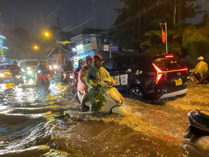 南中部地域で大雨が続いています。写真:Anh Tu