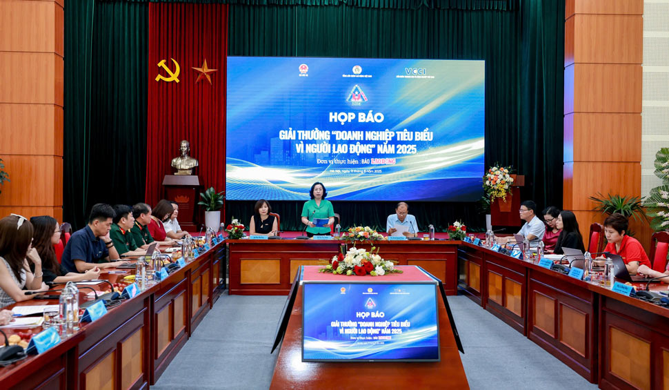 Press conference to announce the 2025 Outstanding Enterprise Award for Workers