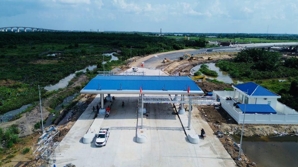Tram thu phi Vanh dai 3 ket noi cao toc TPHCM – Long Thanh – Dau Giay dang hoan thien truoc ngay dua vao khai thac. Ảnh: My Quynh