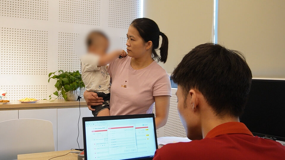 Le depistage precoce pour que les enfants sourds congenitals ne manquent pas l'occasion d'entendre et de parler