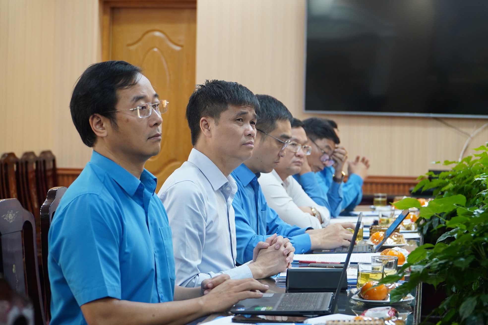 Doan kiem tra cua Tong Lien doan Lao dong Viet Nam tai TPHCM do Pho Chu tich Tong LDLDVN Ngo Duy Hieu lam truong doan. Anh: Minh Tam