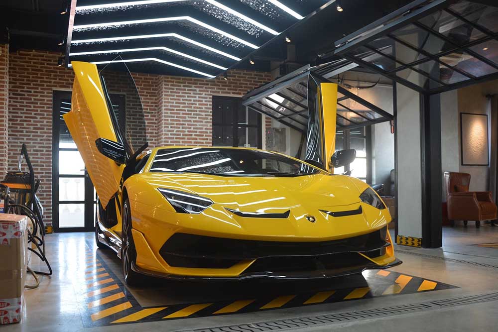 El Lamborghini Aventador SVJ original amarillo se vende en Vietnam. Foto: Supercar In VietNam