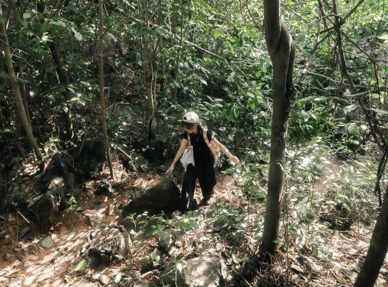 Thac Khe Dau thuoc Khu bao ton thien nhien Huu Lien, huyen Huu Lung, tinh Lang Son duoc menh danh la vien ngoc nam an minh giua nui rung thien nhien yen binh. Voi ve dep hoang so, tho mong, day la dia diem trekking, tam thac va cam trai ly tuong cho nguoi dan, du khach. Anh: NVCC