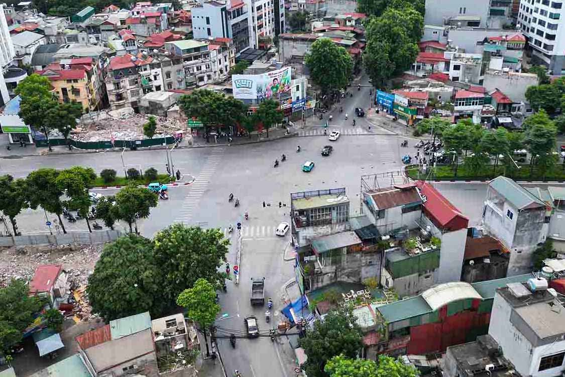 Nut giao Nguyen Chi Thanh - De La Thanh nhin tu tren cao. Anh: Song Huu
