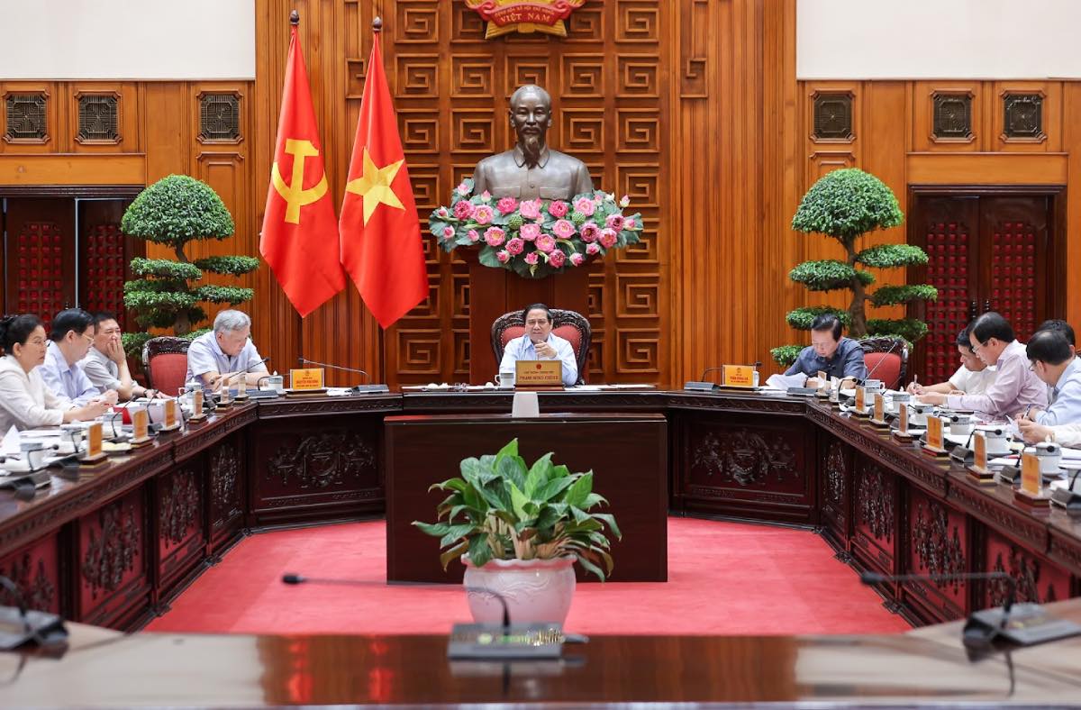 Thu tuong chi dao tiep tuc hoan thien chu de, phuong cham Dai hoi; hoan thien, nang cao hon nua chat luong cac van kien. Anh: VGP/Nhat Bac 