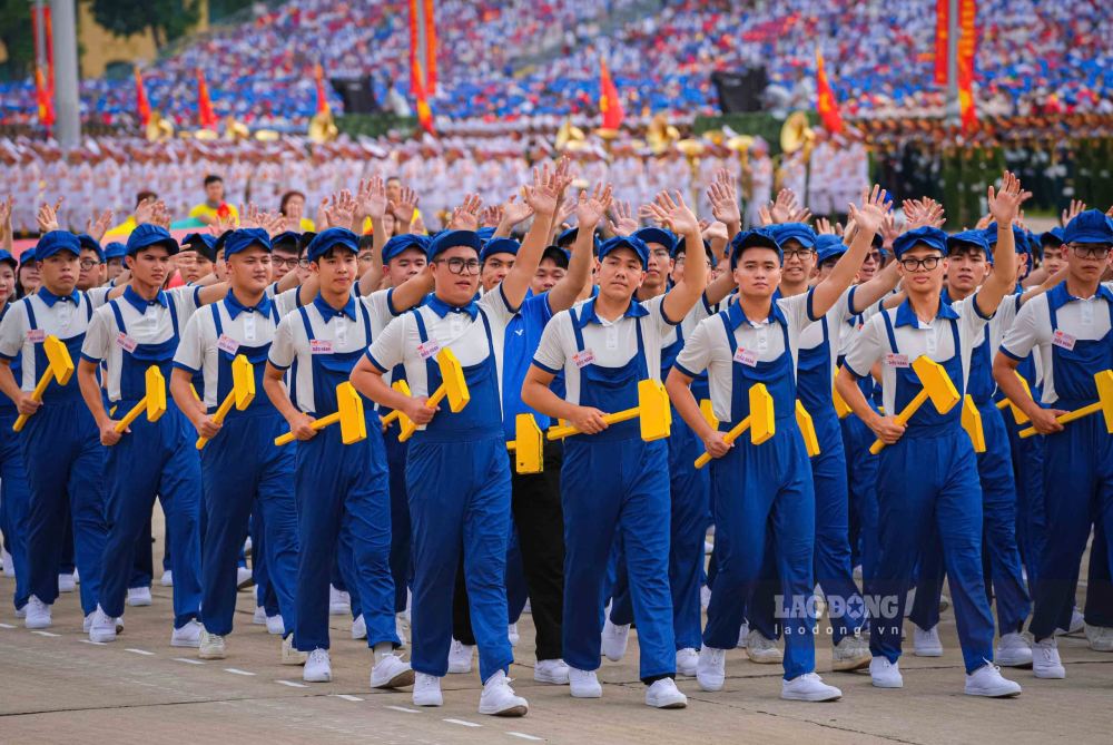 Khoi Cong nhan Viet Nam.