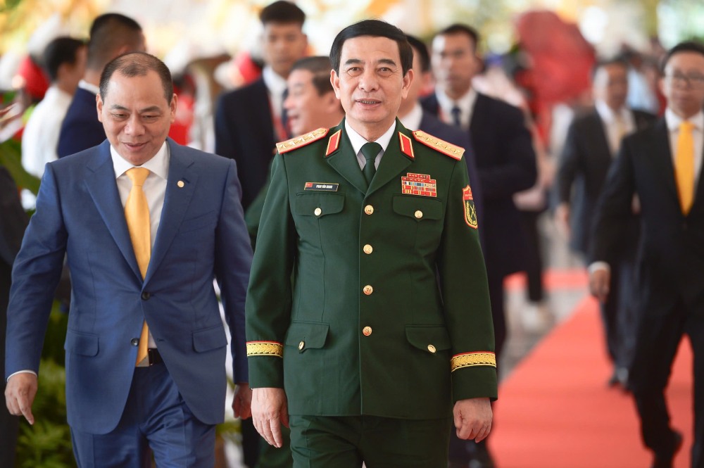 Dai tuong Phan Van Giang - Uy vien Bo Chinh tri, Pho Bi thu Quan uy Trung uong, Bo truong Bo Quoc phong den du le khai mac trien lam. Anh: Pham Dong