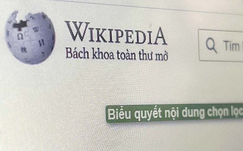 Facebook tightens control of AI-based waste content. Photo: Cat Tien