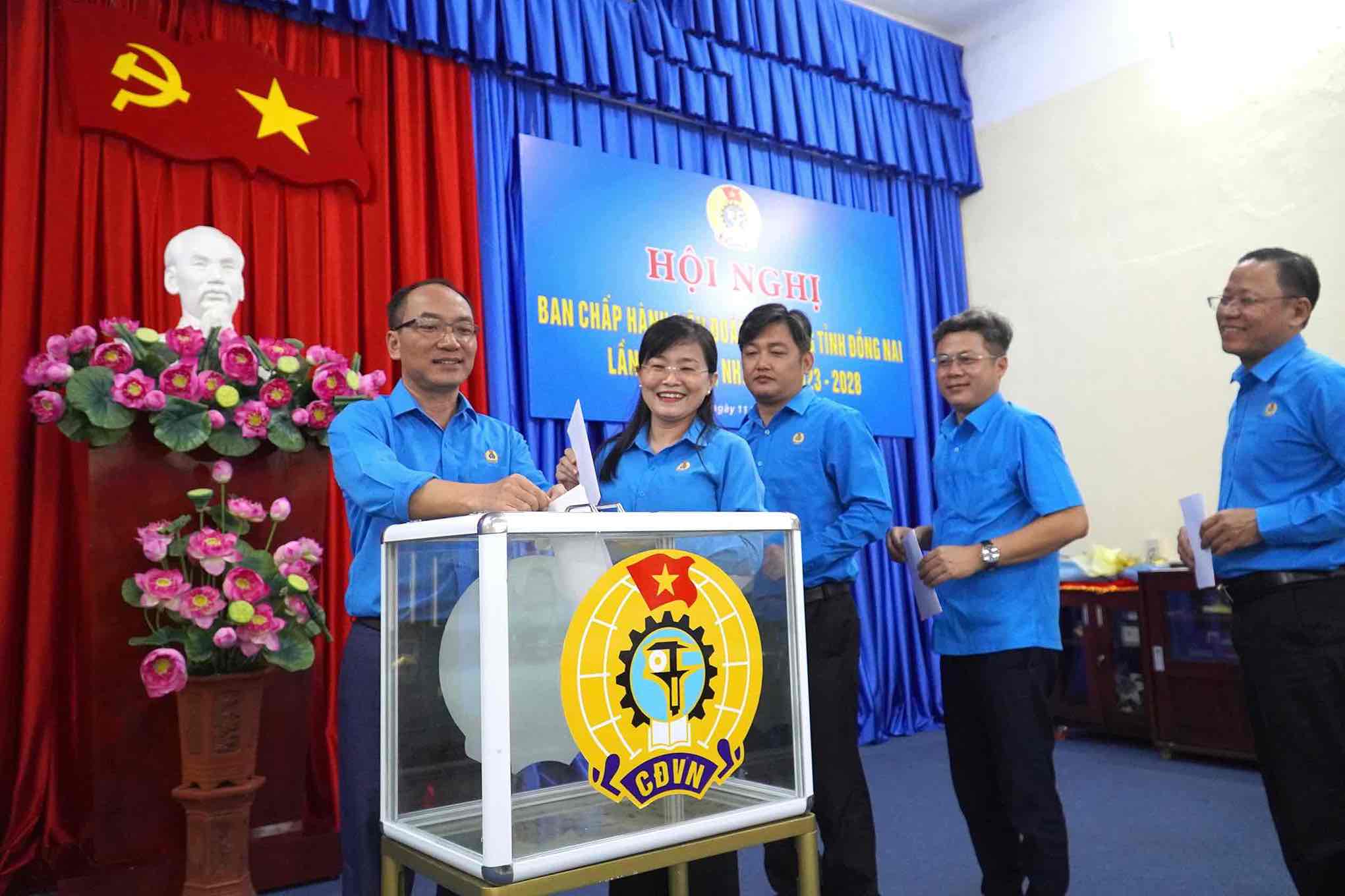 Hoi nghi Ban chap hanh LDLD tinh Dong Nai lan thu nhat, nhiem ky 2023 - 2028 bau bo sung ong Nguyen Quoc Dung tham gia Ban chap hanh, Ban thuong vu va giu chuc Chu tich LDLD tinh Dong Nai, nhiem ky 2023 - 2028. Anh: HAC