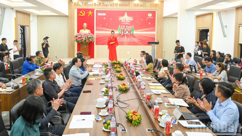 番組発表記者会見の全景(写真:THE DAI)