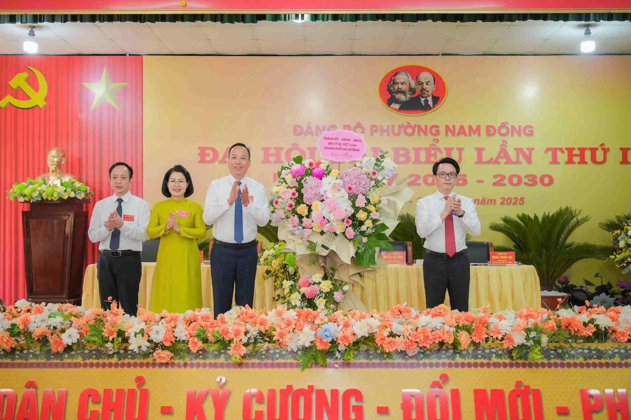 Phuong Nam Dong, TP Hai Phong buoc vao nhiem ky moi voi tu duy doi moi va khat vong phat trien. 