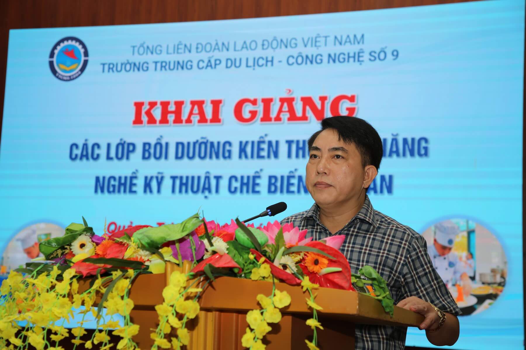 Pho Chu tich LDLD tinh Phan Thanh Lan phat bieu tai buoi khai giang. Anh: Cong Sang