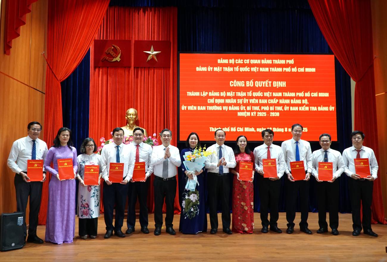 Conferencia de anuncio de la decision de establecer el Comite del Partido del Frente de la Patria de Vietnam Ciudad Ho Chi Minh para el mandato 2025 - 2030. Foto: Thanh Chan