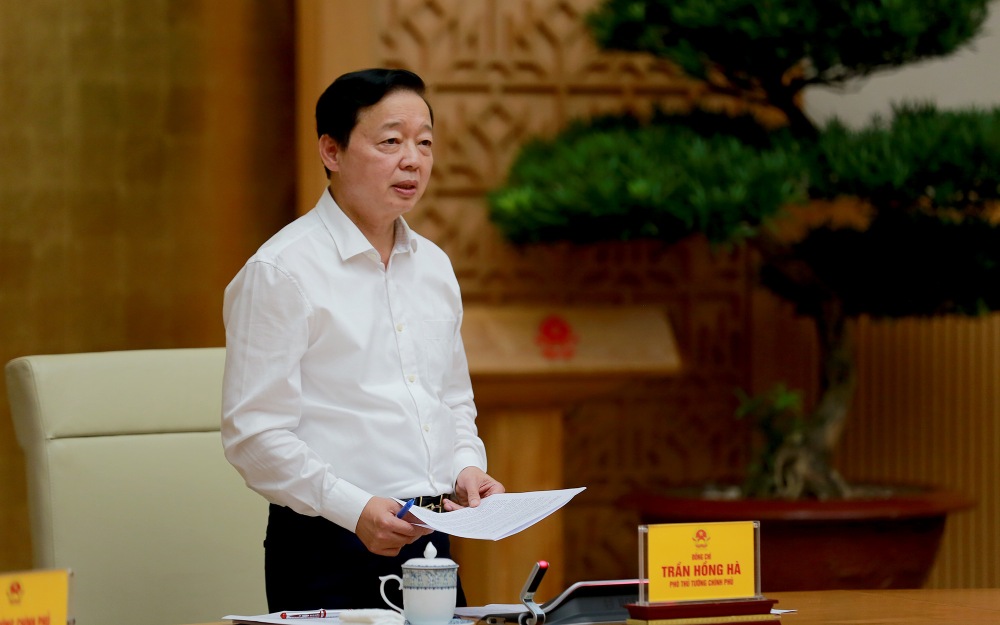 Deputy Prime Minister Tran Hong Ha only discussed the form of public labor punishment for those who violate traffic laws. Photo: VGP