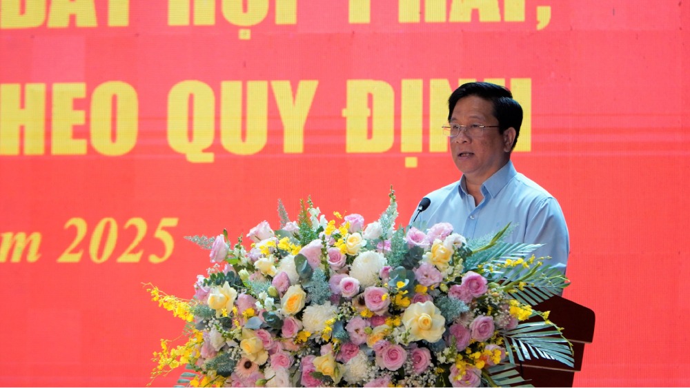 Chu tich UBND tinh An Giang Ho Van Mung phat bieu tai buoi le. Anh: Nguyen Anh