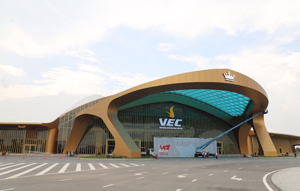 建国80周年記念の国家成果展の準備作業は、8月28日午前9時に開催される開会式の準備のために、各部門によって急ピッチで進められています。写真:文化スポーツ観光省