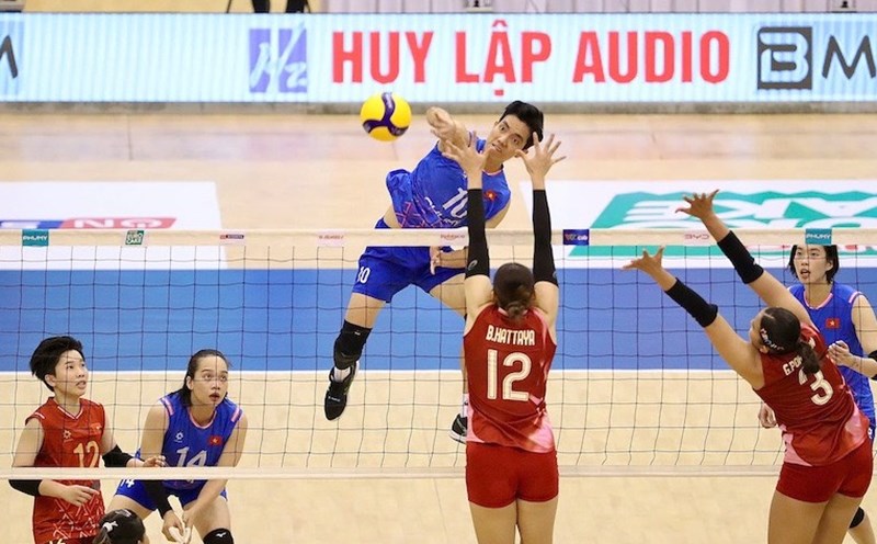 Bich Tuyen and the stars of the Vietnamese women's volleyball team had a very good match to defeat the Thai women's volleyball team. Photo: Mid-Autumn Festival