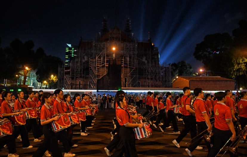 ចម្រៀងស្នេហាគេងមិនលក់