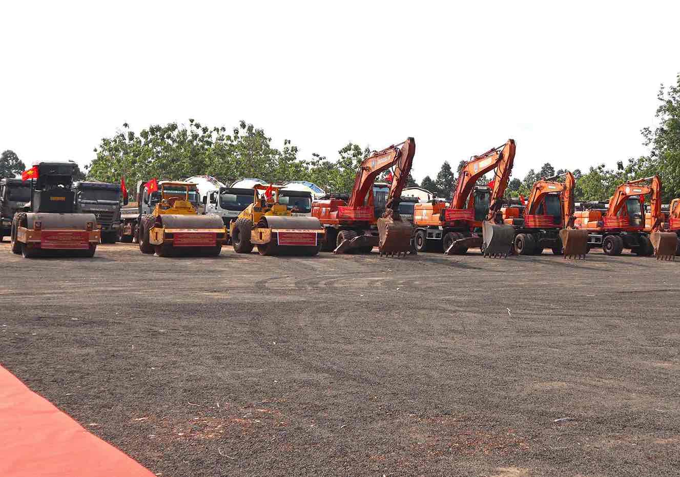 Gia Nghia - Chon Thanh高速道路プロジェクトの第3区画と第5区画のプロジェクトが2025年4月末に着工。写真:PT