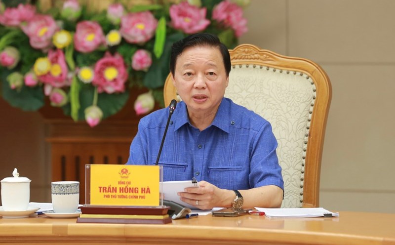 Deputy Prime Minister Tran Hong Ha requested to supplement the research content on earthquakes and sunscreens - potential dangers in Vietnam. Photo: VGP