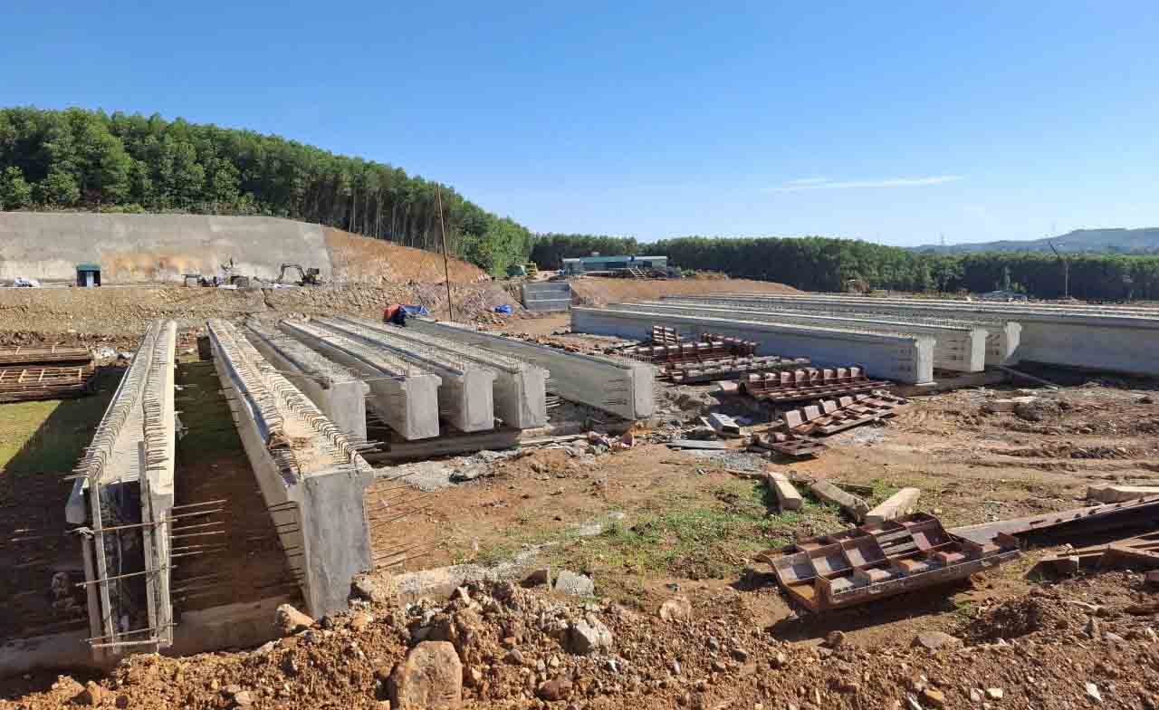 Nhung dam cau da duoc duc. Anh: Tran Tuan.