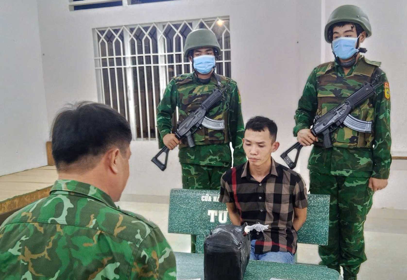 Caught red-handed 2 subjects transporting and possessing more than 3.7 kg of drugs.