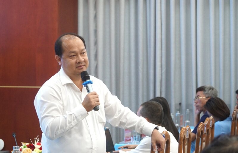 Ong Nguyen Phuong Bac, Giam doc So Khoa hoc Cong nghe tinh Ca Mau neu thuc trang chuyen doi so doanh nghiep tai Ca Mau. Anh: Nhat Ho