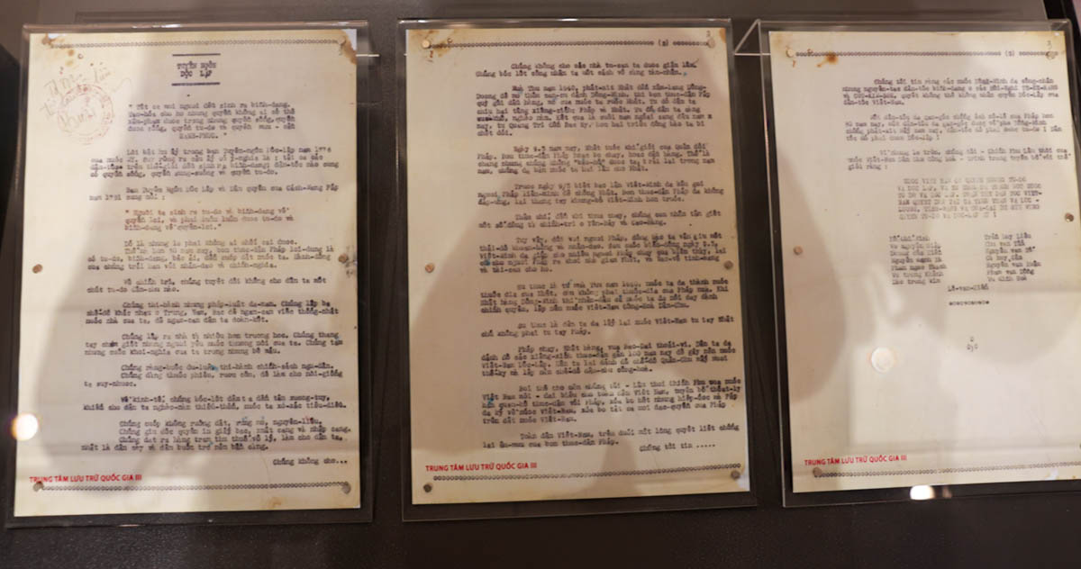 Vao ngay 2.9.1945, Chu tich Ho Chi Minh da doc ban Tuyen ngon Doc lap, khai sinh nuoc Viet Nam Dan chu Cong hoa, khang dinh quyet tam cua toan dan toc bao ve tu do, doc lap bang moi gia.