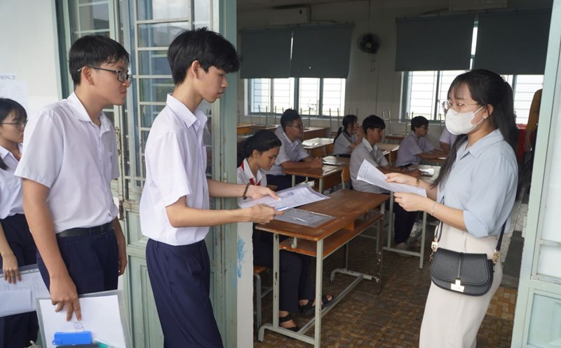 Ho Chi Minh City students taking the 10th grade entrance exam in 2025. Photo: Chan Phuc
