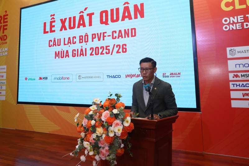 Huan luyen vien truong Thach Bao Khanh. Anh: PVF-CAND