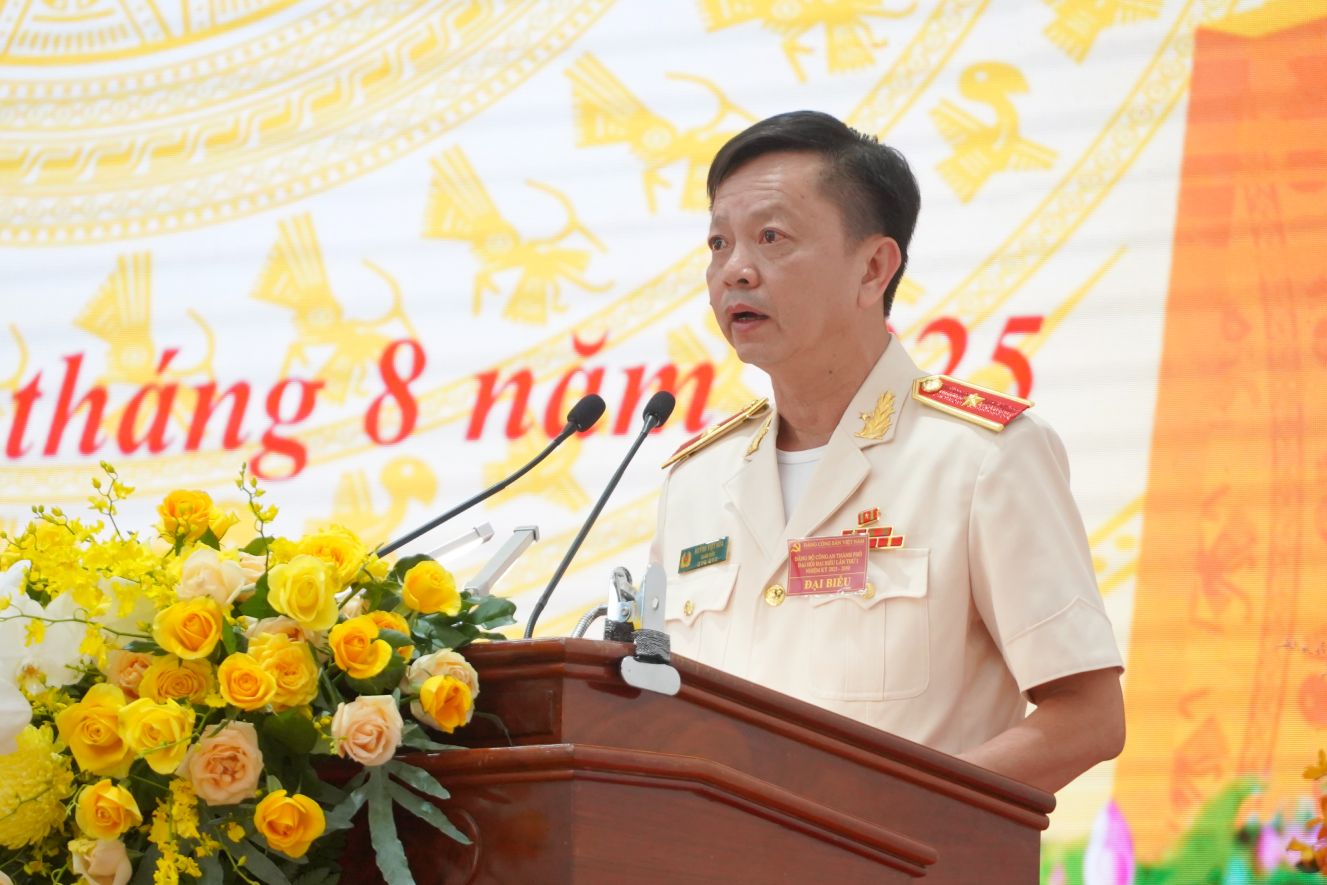 Thieu tuong Huynh Viet Hoa – Giam doc Cong an TP Can Tho phat bieu tai dai hoi. Anh: Ta Quang