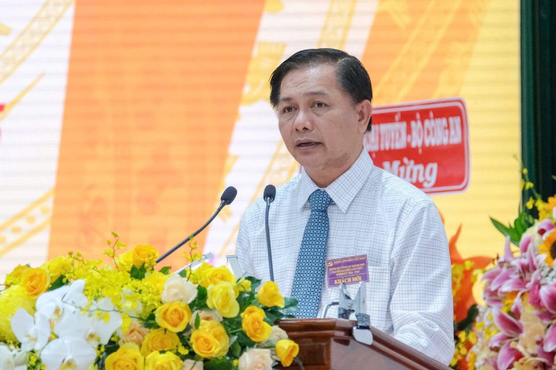 Chu tich UBND TP Can Tho Tran Van Lau phat bieu tai dai hoi. Anh: Ta Quang