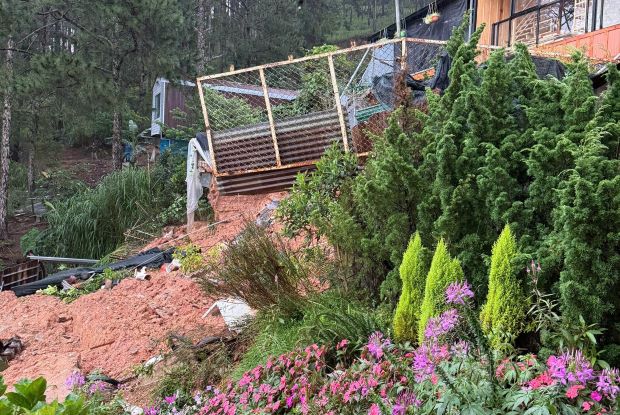 The scene of the landslide that killed 2 tourists. Photo: Lam Hong
