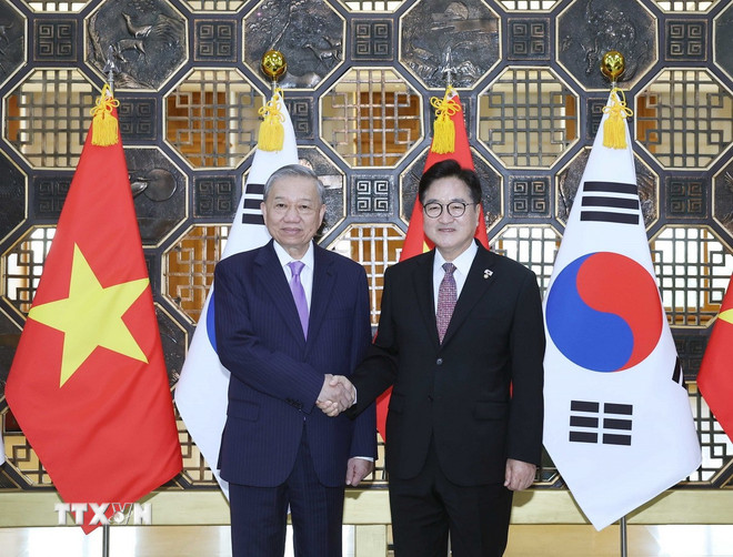 General Secretary To Lam met with Speaker of the National Assembly Woo Won Sik. Photo: VNA