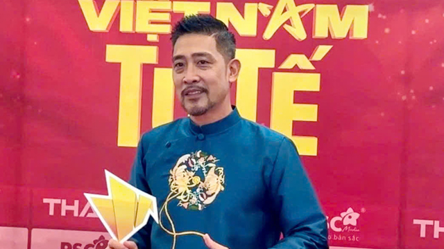 Lieutenant Colonel of the Public Security, Meritorious Artist Ho Phong has a happy married life. Photo: Character provided