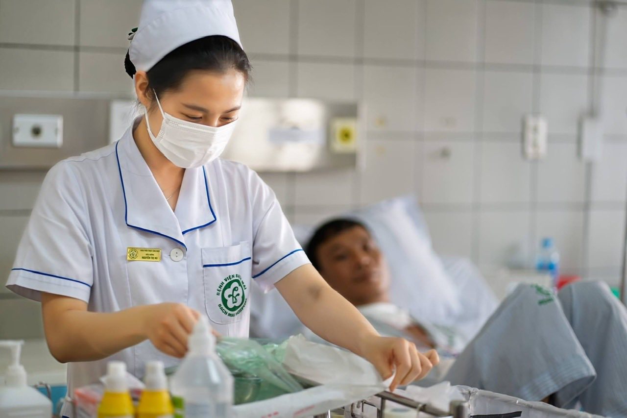 Caring for patients at Bach Mai Hospital. Photo: BVCC