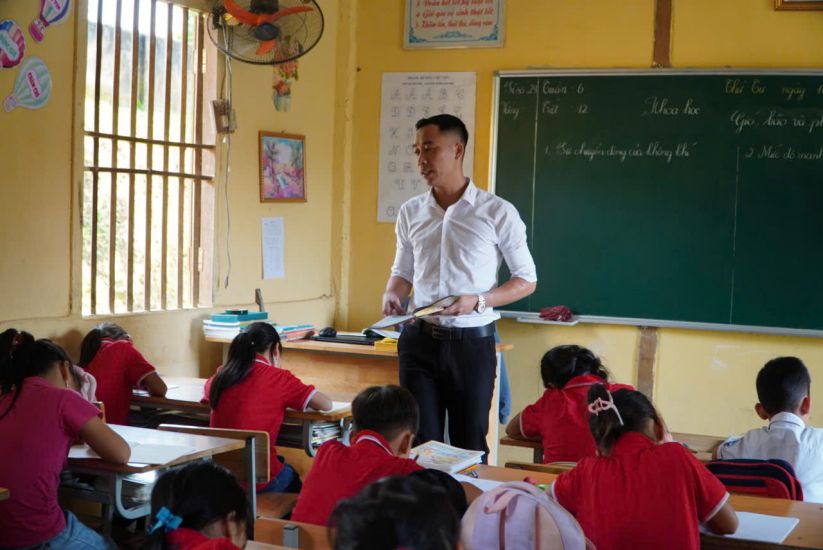 Tiet hoc cua thay tro Truong Tieu hoc Nghia Tam (Yen Bai). Anh: Van Trang