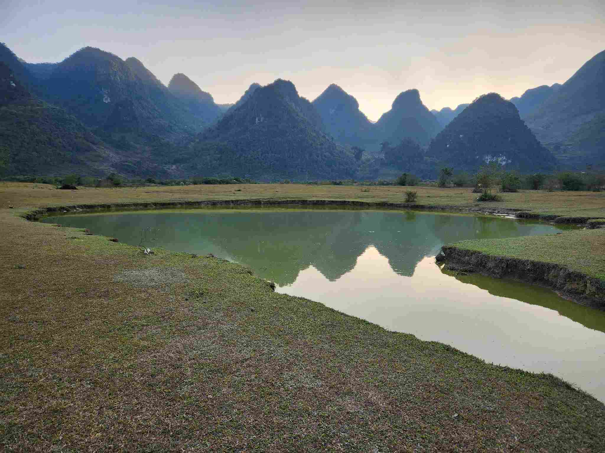 Tu lau khu vuc Bai Tinh duoc biet den voi ve dep hoang so. Anh: Tan Van