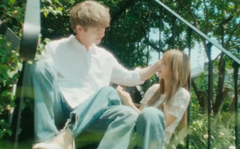 Lisa Romanic Blackpink's Lisa is praised for her romantic scene with a Japanese ...