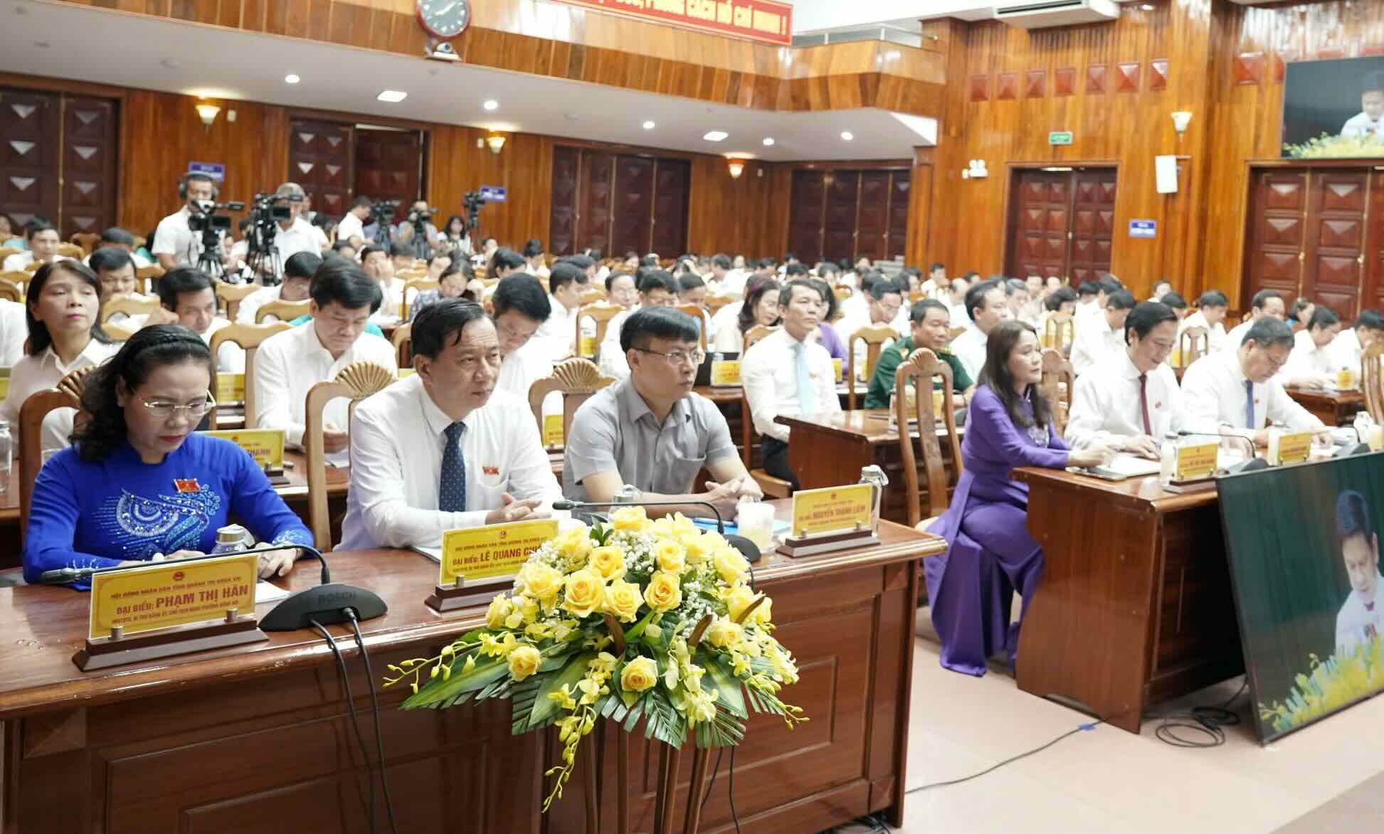 At the second session, the People's Council of Quang Tri province will consider supporting 3 million VND/month for cadres who do not have official housing after the arrangement. Photo: Cong Sang
