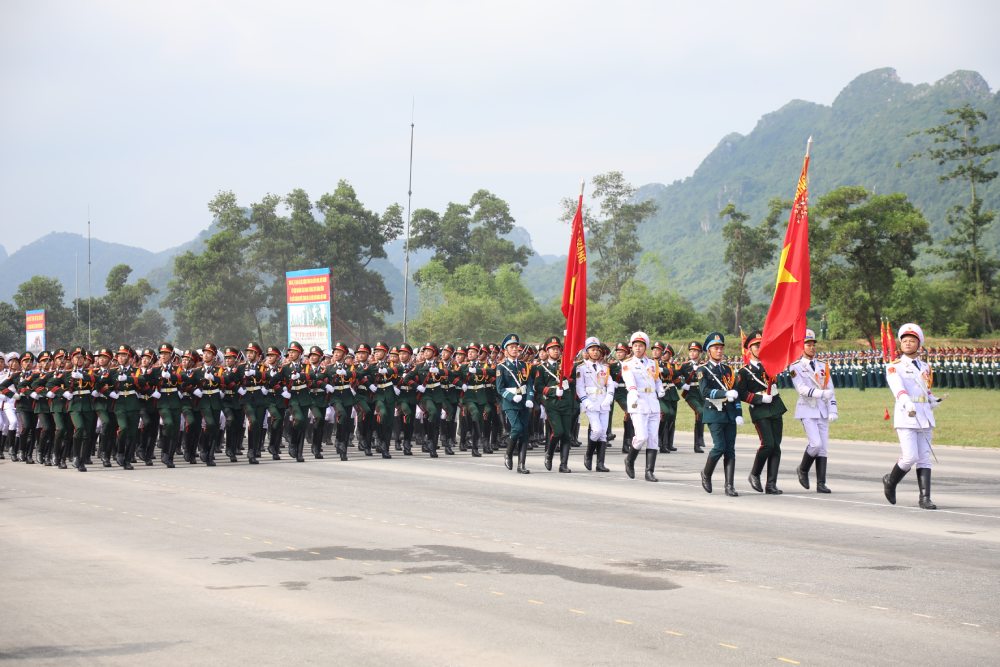 Khoi danh du 3 quan chung dieu binh qua le dai. Anh: Tran Vuong