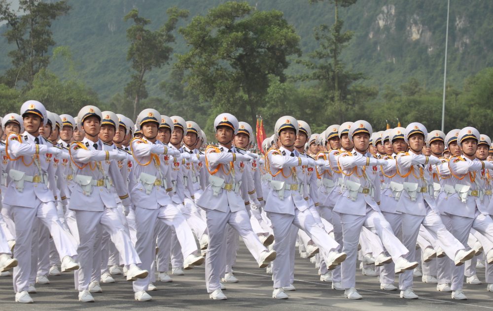 Khoi nam si quan hai quan dieu binh qua le dai. Anh: Tran Vuong