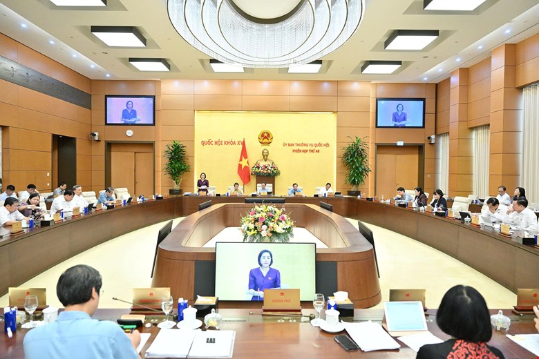 De xuat bo bang tot nghiep trung hoc co so, hieu truong duoc cap bang tot nghiep THPT. Anh: Quochoi.vn