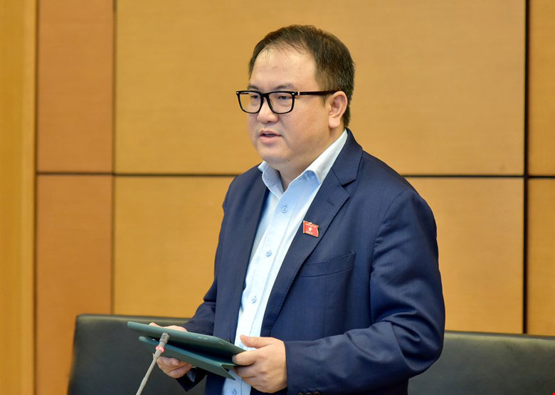Dai bieu Pham Trong Nghia - Uy vien chuyen trach tai Uy ban Van hoa va Xa hoi cua Quoc hoi. Anh: Pham Dong