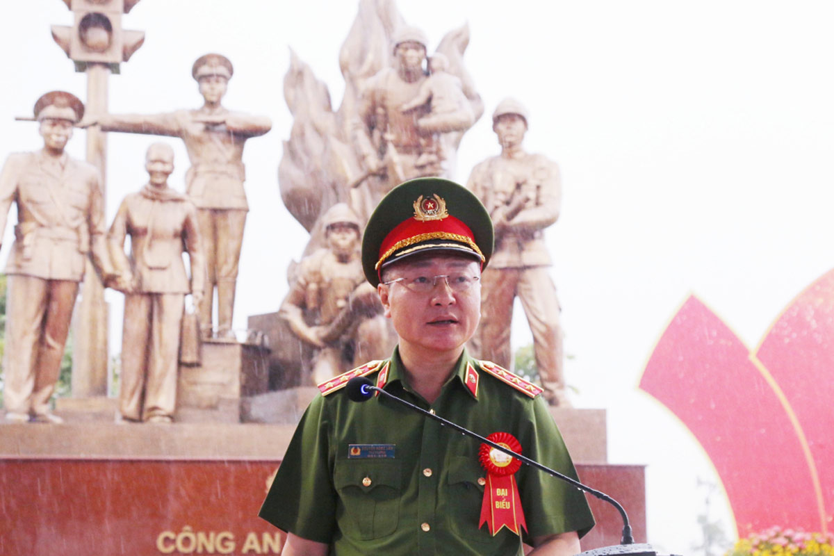 Thuong tuong Nguyen Ngoc Lam, Thu truong Bo Cong an phat bieu tai buoi le. Anh: QMG