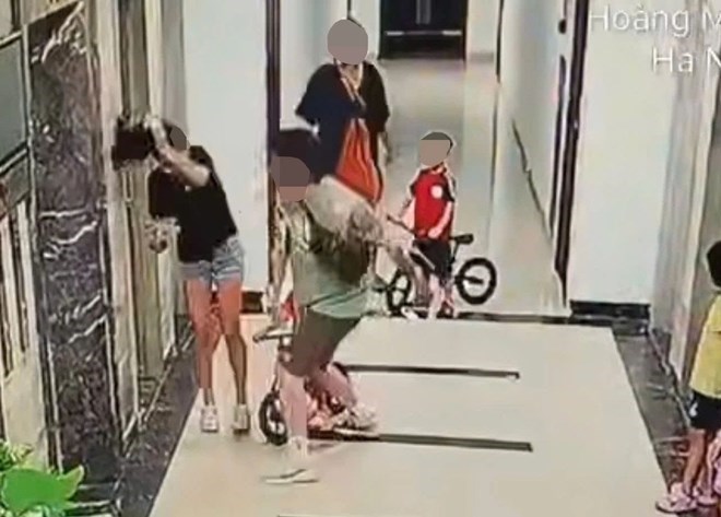 The woman was assaulted in the lobby of Sky Central apartment building (176 Dinh Cong, Hanoi). Photo: Nguyen Long