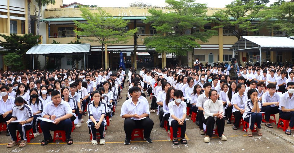 Ti le tot nghiep THPT tinh Ca Mau dung thu 3 khu vuc DBSCL. Anh: Nhat Ho