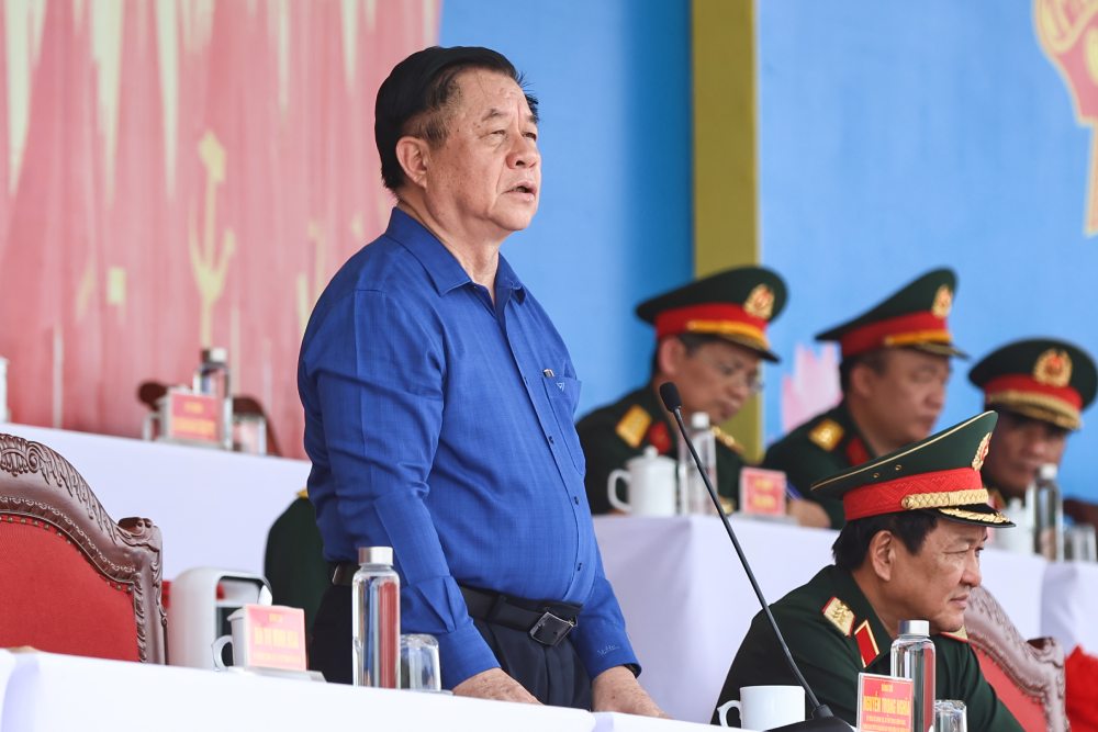 Member of the Politburo, Secretary of the Party Central Committee, Head of the Central Propaganda and Mass Mobilization Commission Nguyen Trong Nghia spoke at the training session of armed forces participating in the 3rd parade. Photo: Tran Vuong