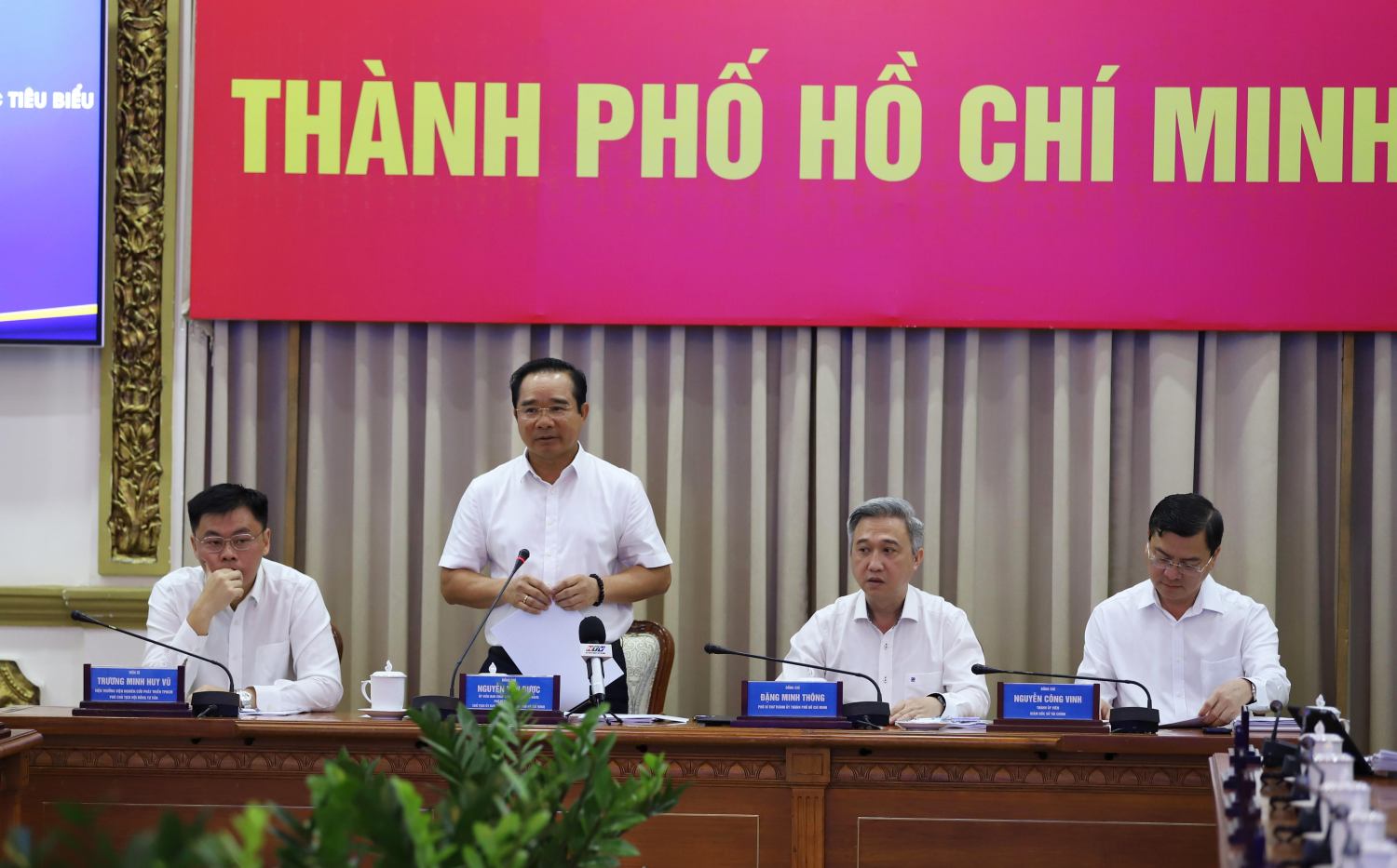 Chairman of Ho Chi Minh City People's Committee Nguyen Van Duoc spoke at the conference. Photo: Ha Khanh