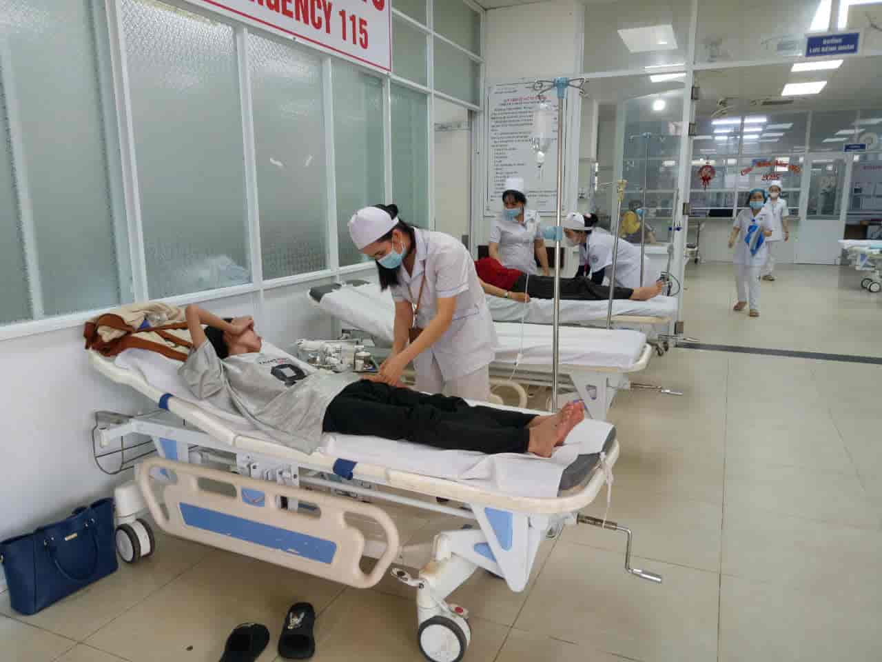 Medical facilities propagate and focus on promptly handling outbreaks to ensure people's health. Photo: Minh Bao